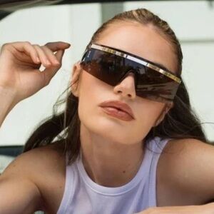 Otra Colette Shield Sunglasses Sony Black/Green New